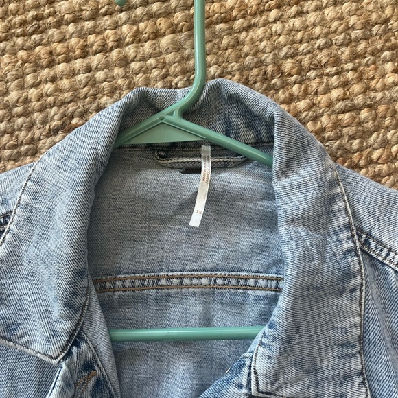 Free People Women Rumors Denim Jacket Light Indigo / Blue  -  xSMALL - Picture 2 of 5
